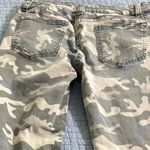 easel  - size medium - women’s distressed skinny jeans - camo style Photo 2