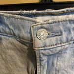 ABERCROMBIE‎ & FITCH Women's The Mom Short High Rise Light Wash Size 28/6 Blue Photo 2