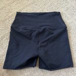 Alo Yoga ALO biker shorts Photo 2