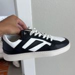 Thousand Fell Women’s Shoe Size 7.5 Photo 1