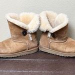 UGG  Bailey Button Short Shearling Boots Booties Classic Chestnut Color - size 8 Photo 3