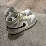 Nike Jordan Grey and white Nike Air Jordan 1 Mid sneakers  Photo 2