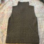 Ellen Tracy  medium petite soft wool sleeveless sweater Photo 0