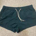 Vuori  Shorts Photo 0