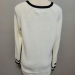 Jones New York  ivory cricket vneck sweater size medium Photo 5