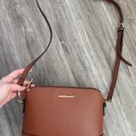 tan crossbody purse Photo 0