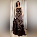 ✨ Watters & Watters Chocolate Brown Satin Gown Size 8 – Strapless Formal Dress Photo 2