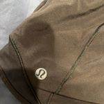 Lululemon  hotty hot 4 inch low rise black size 6 Photo 3