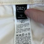 Dazy Cream Wide Photo 2