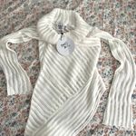 Princess Polly Sweater Photo 2