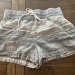 Artisan NY  High Linen & Cotton Gray and White Shorts Photo 0