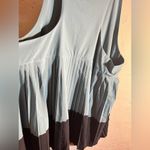 Athleta  NWT Swing Forward pleated tank, size 1X turquoise and black, vneck Photo 7
