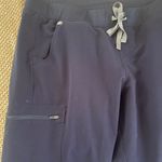 FIGS navy Scrub Jogger Set Size XL petite medical Photo 6