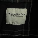 Abercrombie & Fitch Navy and Burgundy Dark Plaid Shirt size S Photo 2