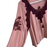 embroidered pink and burgundy peasant top blouse Size M Photo 3