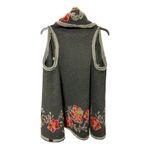 Floral Shawl Collar Sleeveless
Vest Gray Red Sherpa Trim embroidered open front Size undefined Photo 4