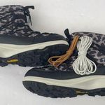 Keen Women's Uneek SNK 2 Waterproof Chukka Gray and Black Rain Snow Boots 7 Photo 3