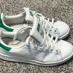Adidas  Stan Smith Shoes in white & green women size 4 1/2 Photo 2