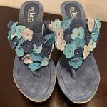 Size 8 wood clog, blue flowers Richard Tyler Photo 0