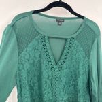 Torrid  Green Lace Cutout Babydoll Blouse Size 0‎ Large Flowy Cut Out Neck Photo 3