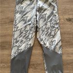 Nike Pro Grey Patterned Cropped Biker Athletic Gym Leggings Photo 1