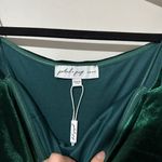 Petal and Pup Adair Off Shoulder Maxi Emerald Green Size XS Photo 2