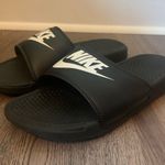 Nike Slides Photo 0