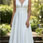 NWOT Plunging Neckline with corset back and pockets wedding dress White Size 12 Photo 0