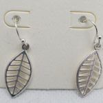 NWT Rue27 Silver Dangling Leaf Earrings Photo 1