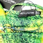 Pretty Little Thing Green Abstract Print Double One Strap Shoulder Strap Bodysuit Photo 2