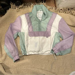 Bershka  PULLOVER RETRO 80S COLOR
BLOCKING CROPPED WINDBREAKER JACKET MED/LAR Photo 1