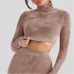 House Of CB NWT Women's Suri Rose Chenille Cropped Top Sweater Size L Photo 0