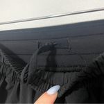 Lululemon  • hotty hot short II *2.5" in black sz 6 Photo 9