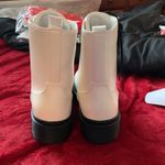 Seven Dials  boots Photo 3