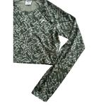 Gymshark Camo Long Sleeve Crop Top Size Medium Photo 4