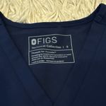 FIGS  purple scrubs top size small Photo 1