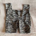 Nike Black and White Patterned Leggings Large Photo 0