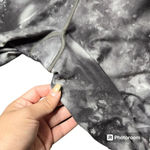 Athleta Salutation Stash Pocket Tie Dye Capri Legging Gray Size 1X Photo 3