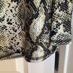 White Birch Oversized V-neck snake print soft tunic shirt size XL thin sweater shirt Photo 3