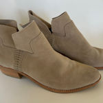 DV by Dolce Vit Dolce Vita Women's Light Taupe Stitched Ankle Booties Size 8.5 Photo 0