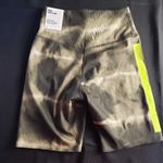 Nike  One Luxe 7” Tie Dye Mid Rise Biker‎ Shorts NWT XS Photo 3