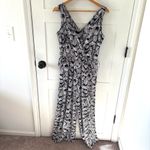 Tommy Bahama Shell We Dance Sleeveless
Jumpsuit. Size Small. Photo 3