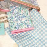 Lilly Pulitzer  Beach Day Pouch Soleil It On Me NEW Blue Printed Photo 2