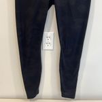 Yogalicious  Black Camo Leggings Size Small EUC Photo 2