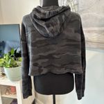 Muscle Camo Cropped Hoodie | S | Raw Hem Photo 3