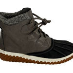 Skechers Women’s  winter boots size 6 Photo 0