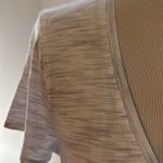 Lululemon SS LOVE V-neck T-shirt, Size 8, EUC Photo 4