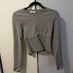 Aritzia  Babaton Sculpt Knit Empire Long Sleeve in grey Photo 3