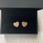 Heart shaped glitter studs Gold Photo 3