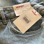 Wrangler NWT Women's High Rise Vintage 3” Cut-Off Short Distressed Photo 5
